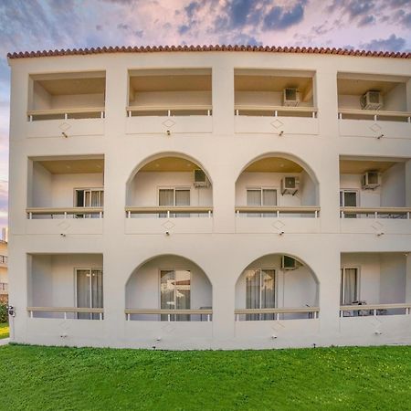 Lefteris Apartments In Ialysos  Bagian luar foto