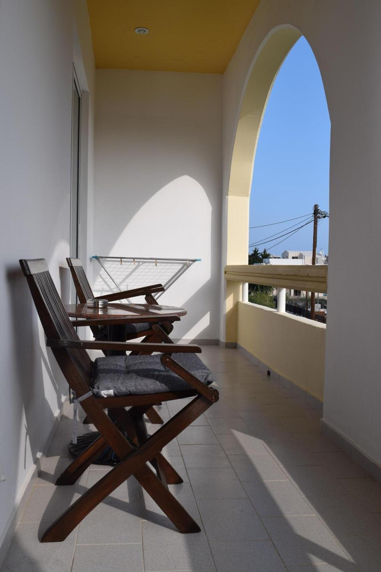 Lefteris Apartments In Ialysos  Bagian luar foto